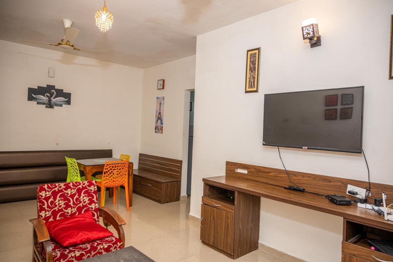 Ronnie's Studio Apartment Arpora Exterior foto