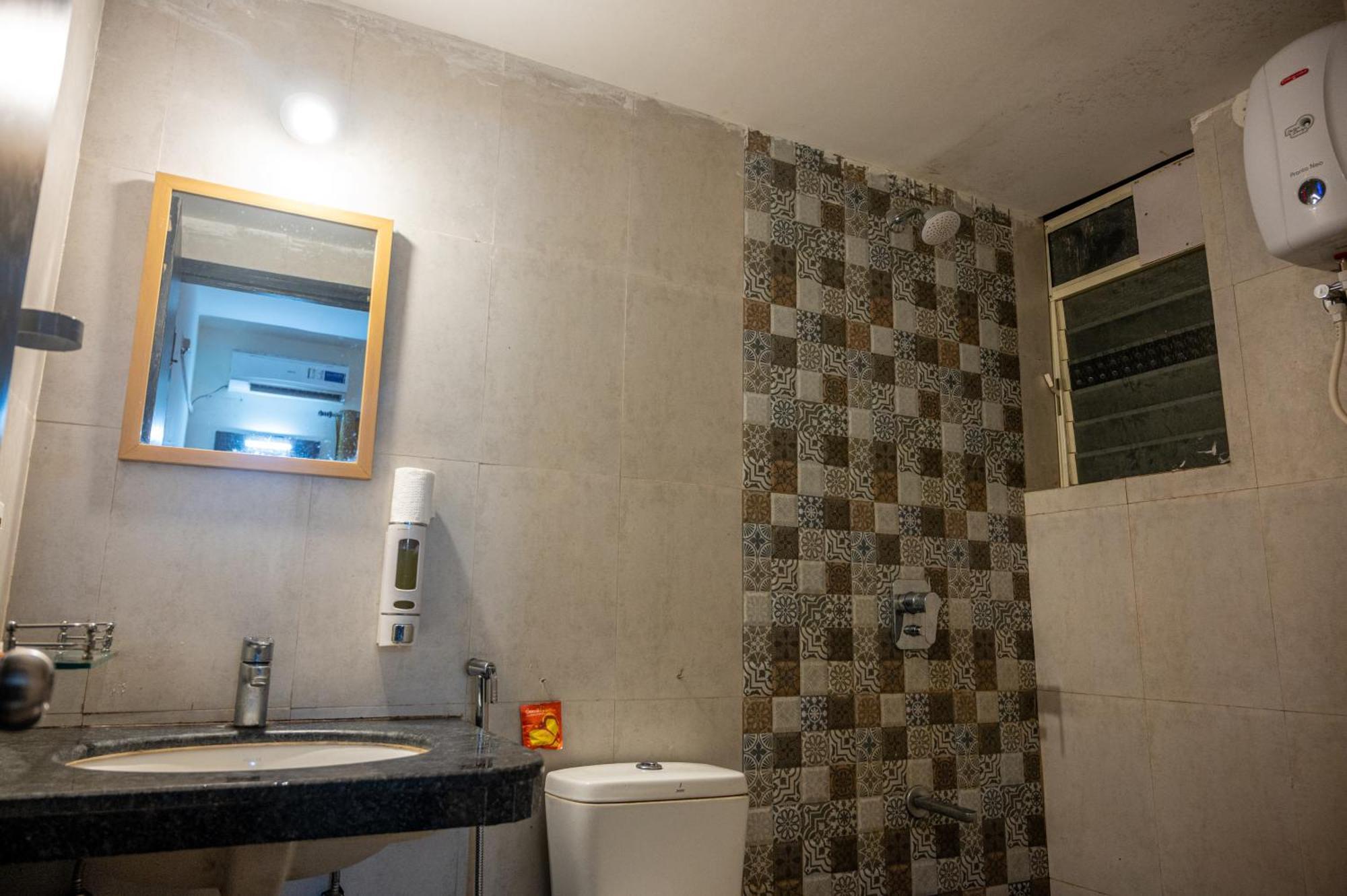 Ronnie's Studio Apartment Arpora Exterior foto